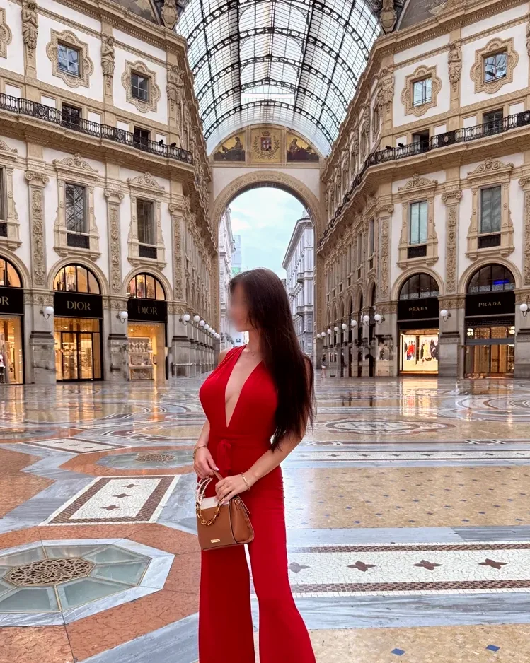Bianca, 21