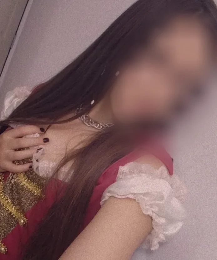 Karoline, 25