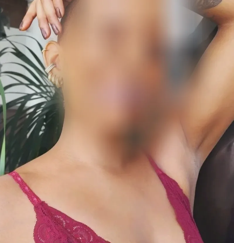Louise, 24