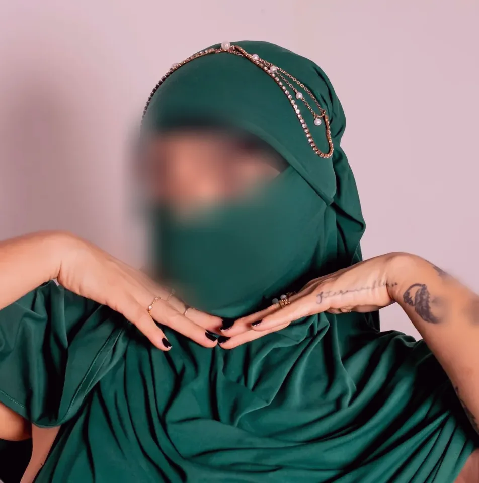 Nour, 37